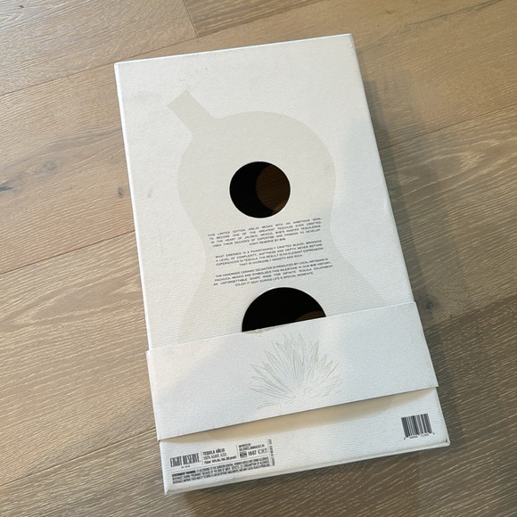 818 Tequila Añejo Eight Reserve Box Only Kendall Jenner - Picture 3 of 7